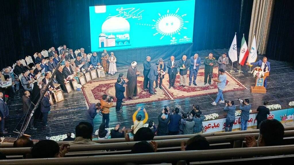  مفاخر فرهنگ و هنر اردبیل تجلیل شدند 