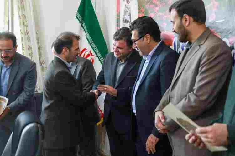 مدیرکل نوسازی مدارس استان اردبیل از معلمان شهرستان انگوت تجلیل کرد