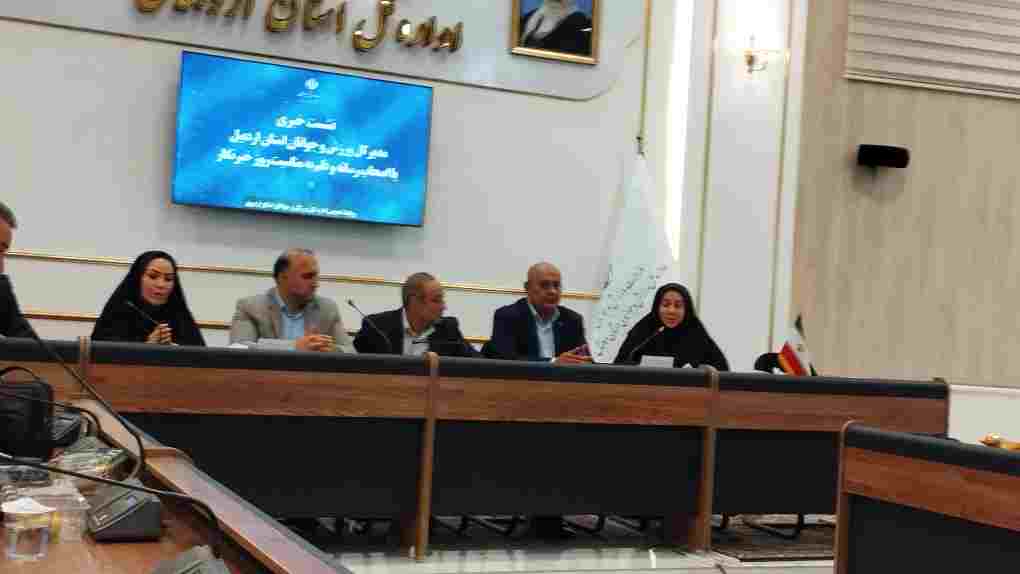 به هیچ وجه از خبرنگاران شکایت نمی کنیم